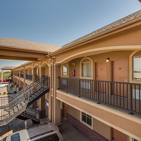 Executive Inn & Suites Cushing Bagian luar foto