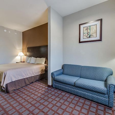 Executive Inn & Suites Cushing Bagian luar foto