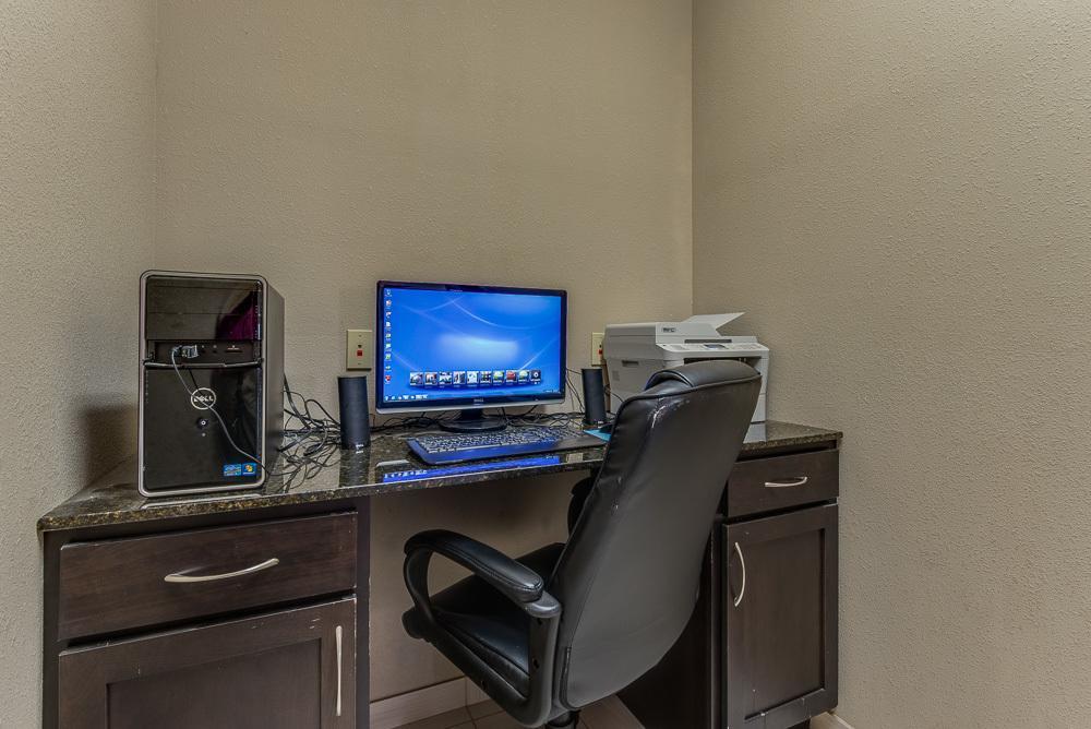 Executive Inn & Suites Cushing Bagian luar foto