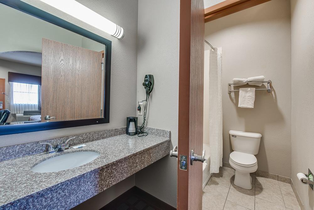 Executive Inn & Suites Cushing Bagian luar foto