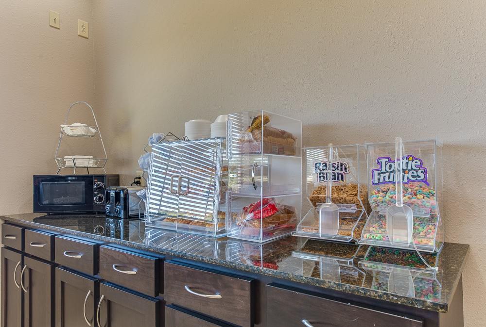 Executive Inn & Suites Cushing Bagian luar foto