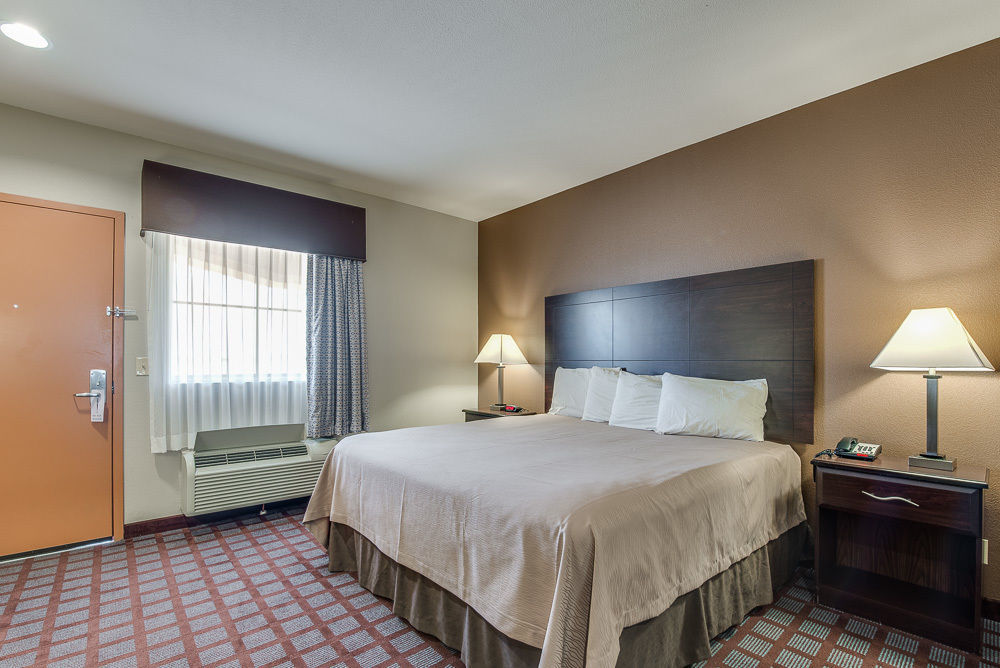 Executive Inn & Suites Cushing Bagian luar foto